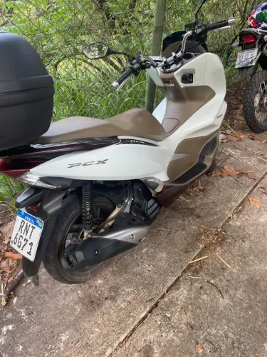 Moto PCX DLX- Branca