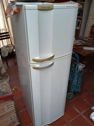 Geladeira Electrolux DF34