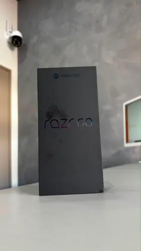 Smartphone Motorola Razr 60-256GB 24GB (12GB RAM+12GB