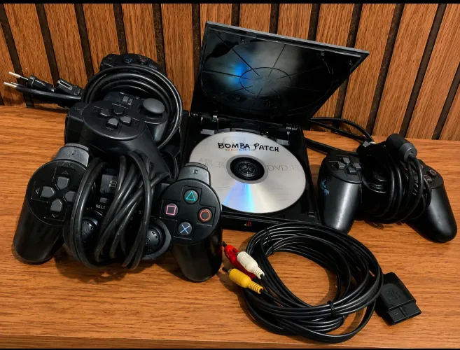 PS2 LEITOR 100% + 3 CONTROLES