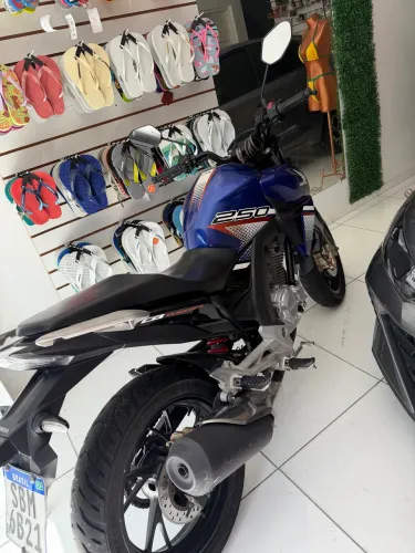 Moto cb250