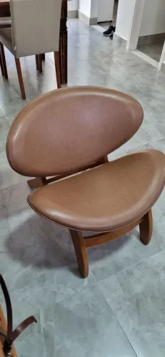 Poltrona de couro bege 76x80cm excelente estado