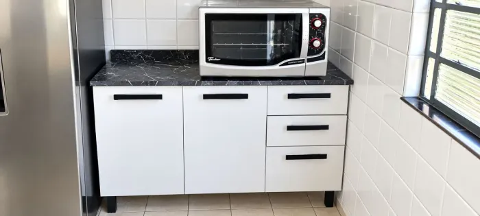 Forno elétrico 44 litros +Bancada 