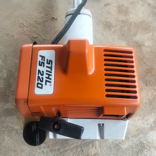 Roçadeira Stihl FS 220