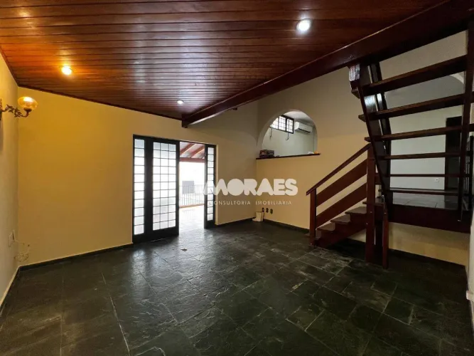 Casa com 3 quartos, sendo 1 suíte à venda, 225 m² por R$ 850.000 - Jardim América - Bauru/