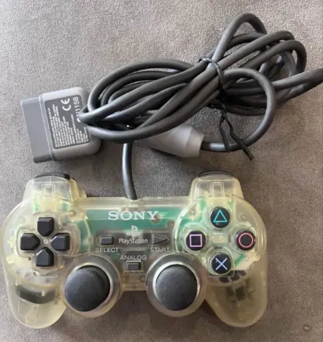 Dois controles PS1