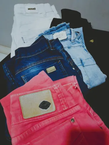 Calças Jeans(05)Pares/ Marcas Patoge, Oxidenin , Código Civil, Divine , Luaninha
