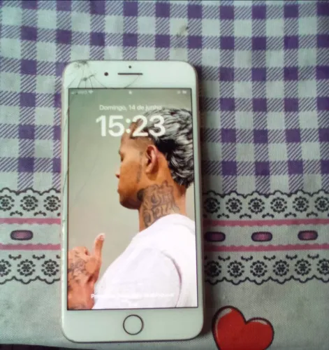 vendo iphone 8 plus iclod livre bateria 100%