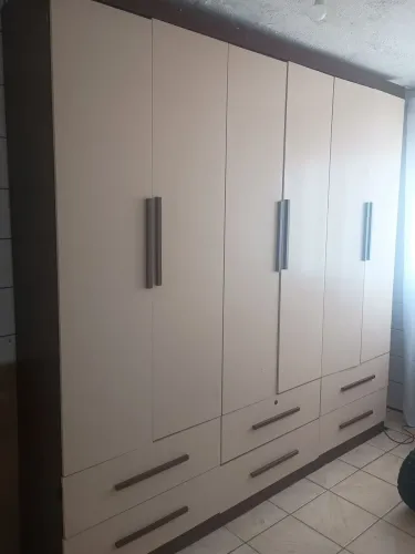 Guarda roupa 6 porta