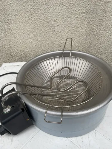 Fritadeira Elétrica 110V com Termostato Regulável - Ótimo Estado