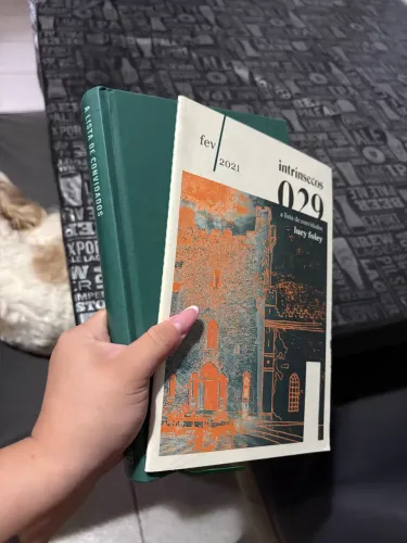 Livro a lista de convidados+ revista clube intrínsecos