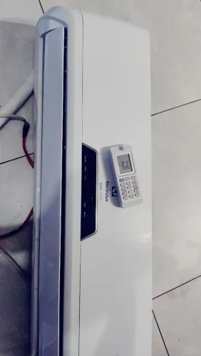 Ar-Condicionado Split Electrolux 12.000 BTUs - Modelo VI12F (220V)