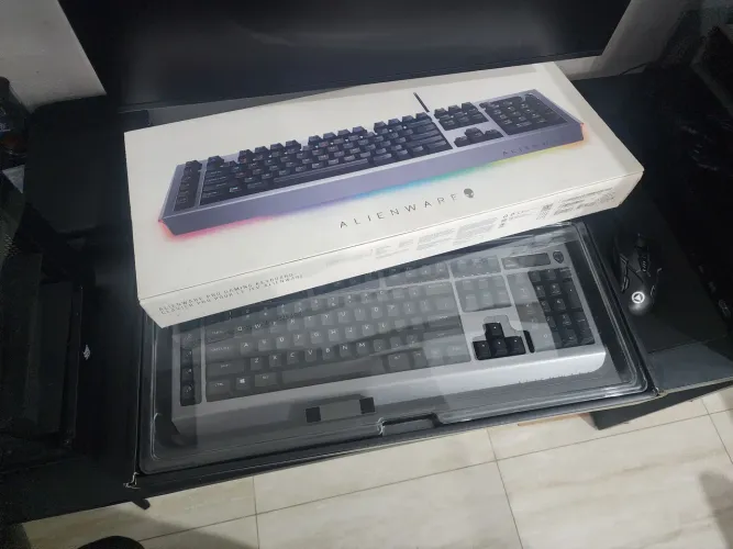 Teclado Mecânico Alienware AW768 RGB