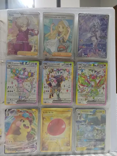 Coleção de cartas Pokémon com cartas 100% verdadeiras e ultra raras.