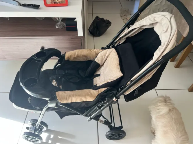 Carrinho de bebê + bebê conforto cosco kids