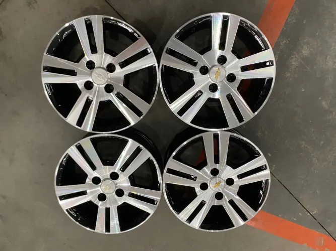 Rodas 15 GM Onix,agile,prisma,celta,corsa,monza 4/100