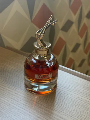 perfume Scandal original 50ml com hidratante e embalagem original