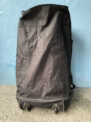 Mala Bolsa de Viagem Grande com Rodinhas Preta (70cm)