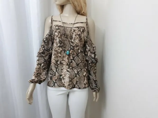 Blusa detalhes em tule