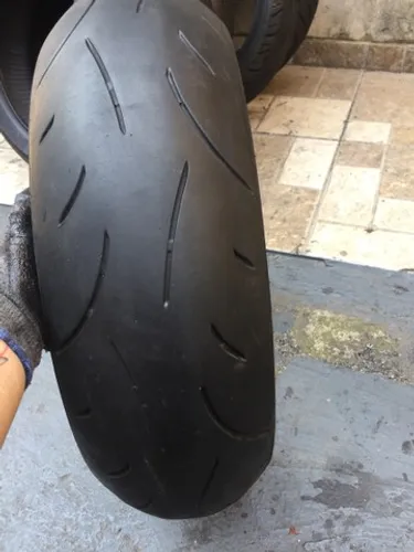 Pneu dunlop sportmax D214 traseiro 180/55-17 original usado