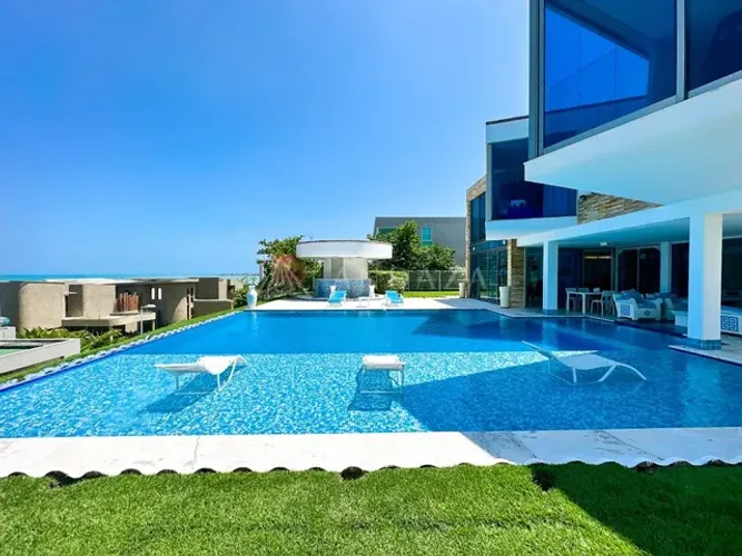 Casa de cinema com vista panorâmica do mar em condomínio fechado. (Aceita PERMUTA por imóv