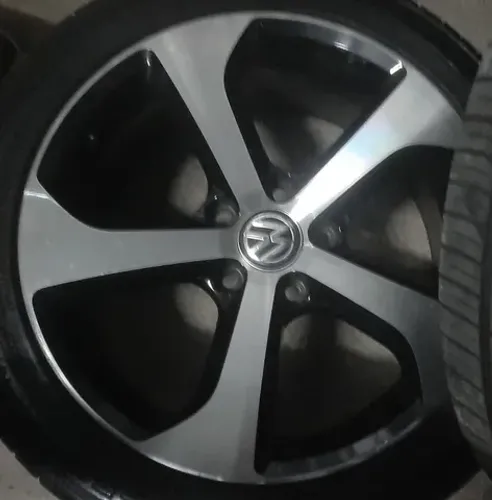 Roda aro 17 Volkswagen Golf Gti diamantada com preto 5x112 original