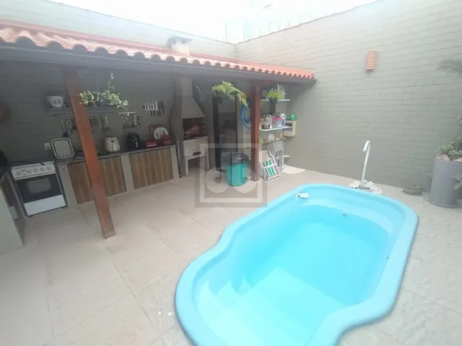Ilha do Governador - Portuguesa - Casa Tríplex - Piscina - Área Gourmet - Varanda - 2 Sala
