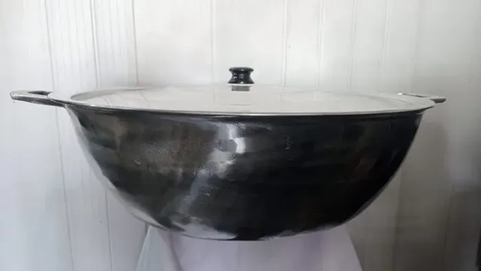 Tacho Grande industrial Alumínio Batido 60cm com tampa