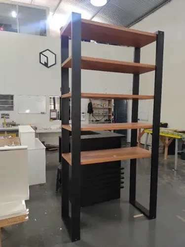 Estnte para escritorio modelo industrial