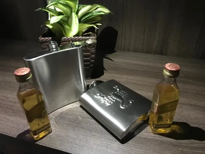 Cantil Porta Bebida DE Bolso 230 e 500 ml Inox