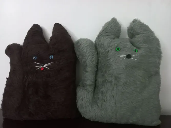 Almofada pelúcia 42 cm novo cada 