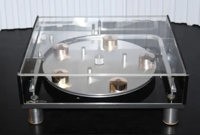 Toca discos Transcriptor Saturn