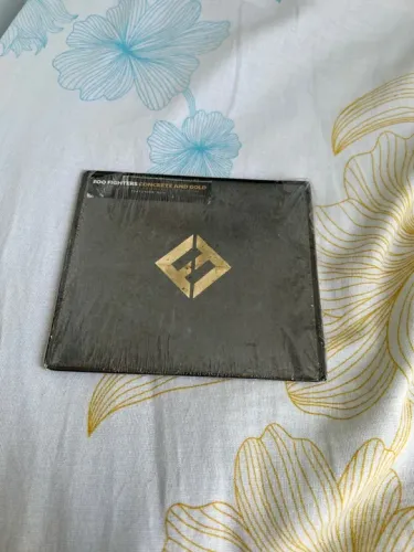Cd Foo Fighters - Concrete And Gold
