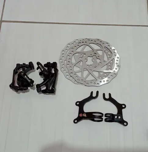 Freio a disco com adaptação