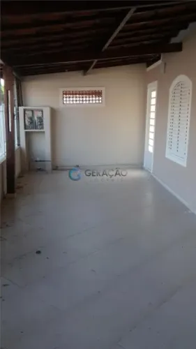 Comercial Casa em São José dos Campos
