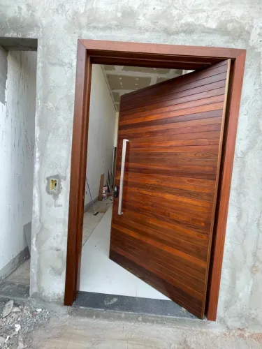 Portas de madeira ( sob medida )