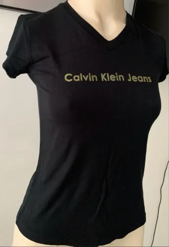 Camisa Babylook Calvin Klein