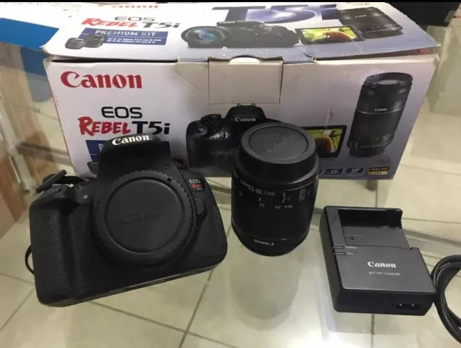 Canon T5i + Lente 18-55mm Canon + Lente Yongnuo 50mm f/1.8