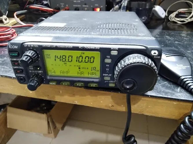 Rádio Comunicador ICOM IC-706 MKII G - SEMI NOVO