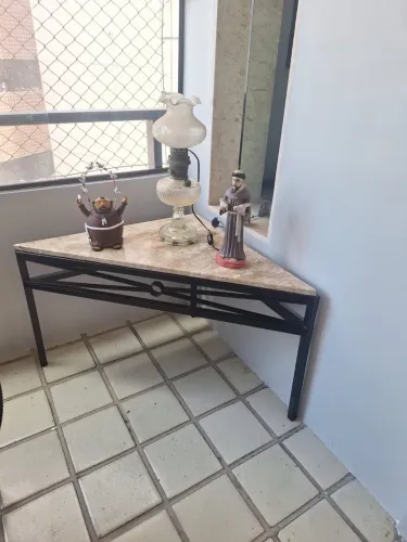 Mesas de canto triangular 