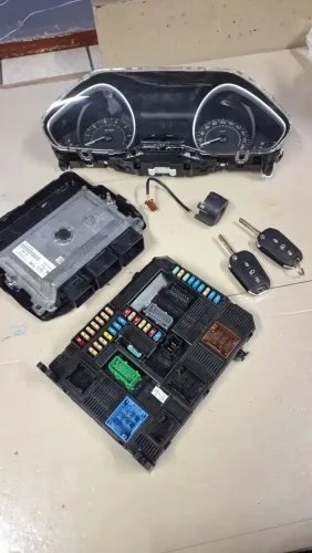 Kit Módulo bsi, velocímetro, duas chaves e módulo injeção peugeot 208 ou 2008