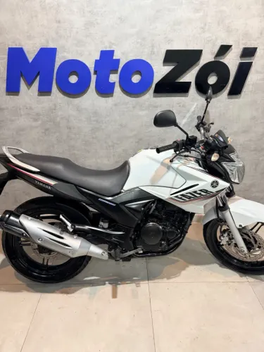 YAMAHA YS 250 FAZER BRANCO 2015