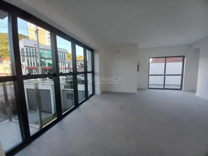 Sala Comercial Térrea à Venda Localização Estratégica Próxima à FURB