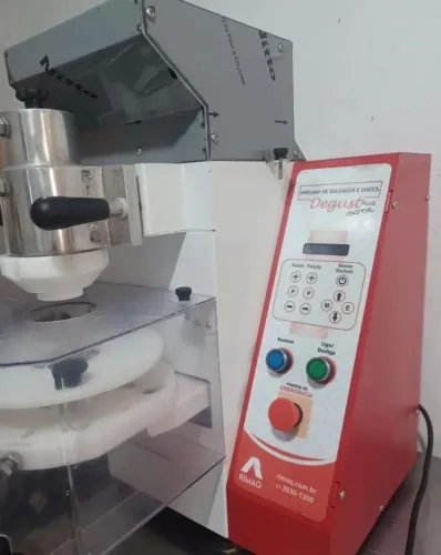 Máquina de Salgados e Doces Degust Plus Digital (marca Rimaq)