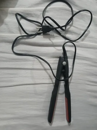 Prancha Alisadora Taiff Red Íon - Bivolt (Usada uma única vez)