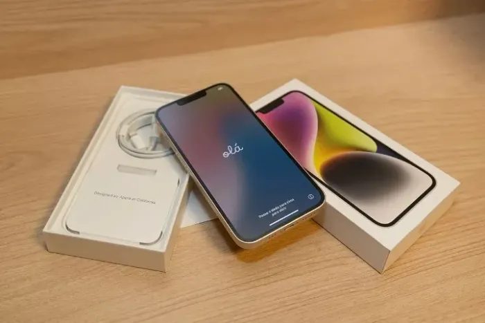 iPhone 14 128GB - Excelente estado, com acessórios originais