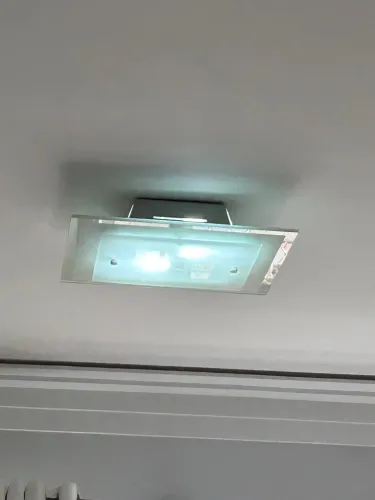 Luminária de Teto Quadrada com Design Moderno