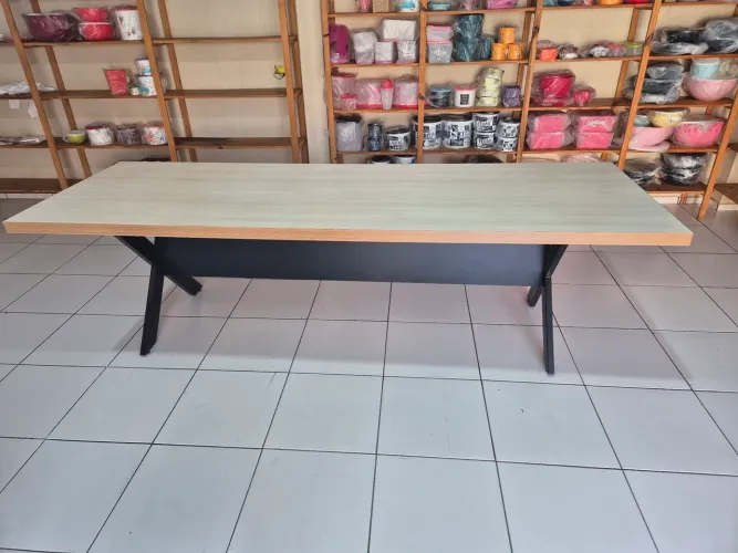 Mesa de ferro com tampa de madeira 270x90 cm
