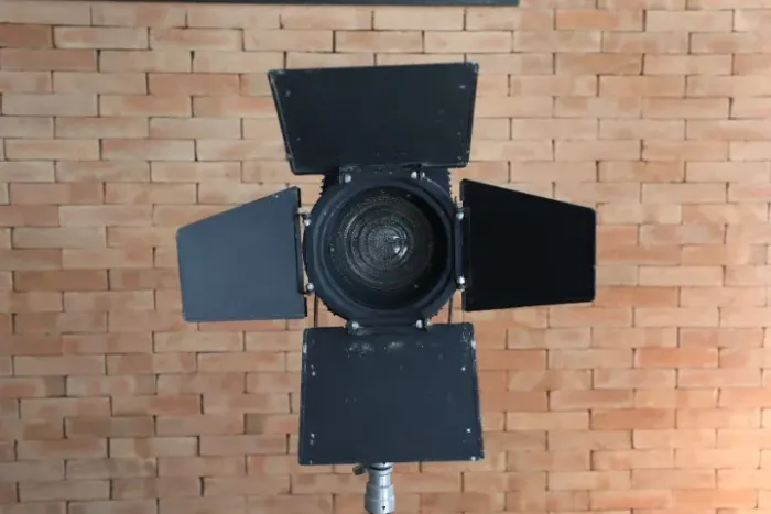 Refletor Fresnel Telem 1000w