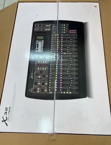 Mesa de Som Digital Behringer X32